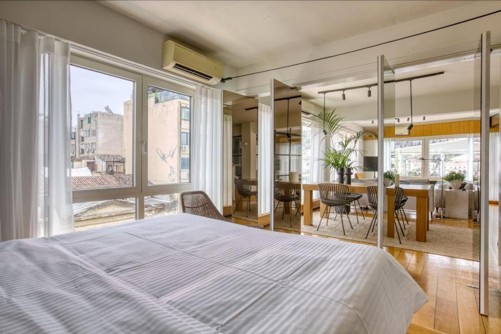 Sunny Luxury Loft,Stunning Acropolis View, Jacuzzi Apartman Athén Kültér fotó